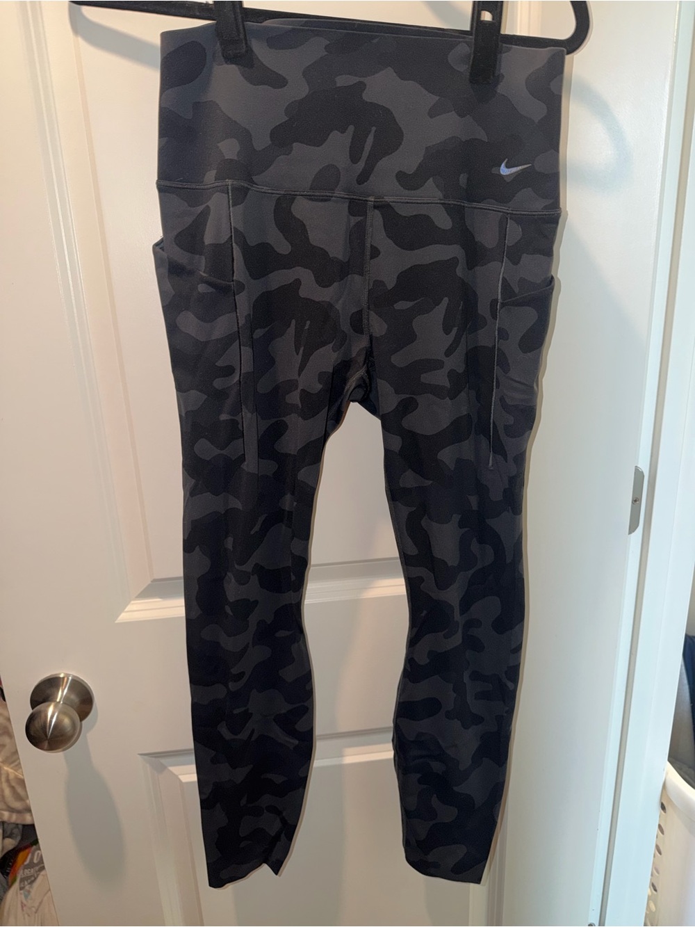 Nike Universa Dri-Fit Pocket Leggings| Grey & Black Camo